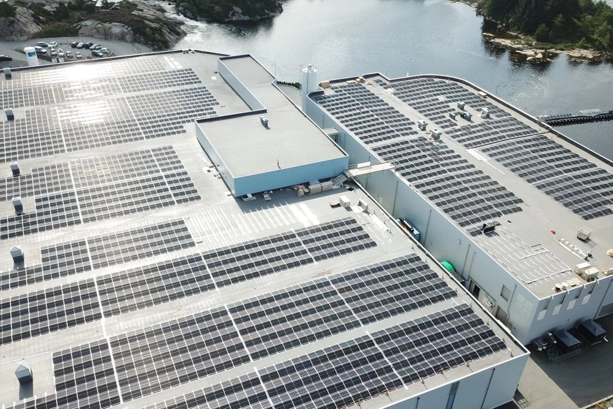 PV-Anlagen & Lösungen 5 Industriedach mit einer Photovoltaikanlagen